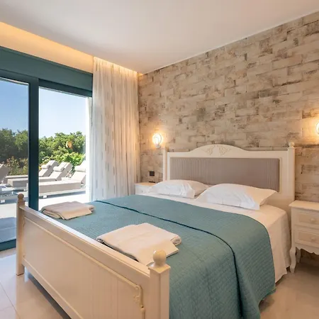 Prestige Karavádhos